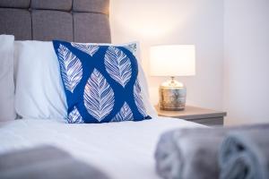 Spacious 3BR Home with Parking in Swansea