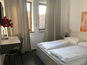 Economy Double Room room in Penzion Holiday