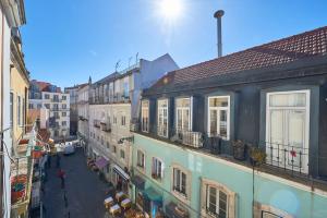 Aesthetic Riverview Apartment in Historical Lisbon
