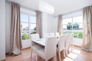 Jardines de Masia by Aguilarent