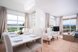 Jardines de Masia by Aguilarent