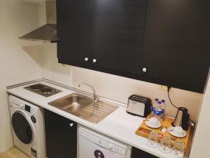 Meroddi Galata Flats