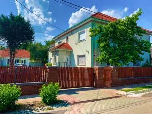 Airport Jazmin Guesthouse - Vecsés