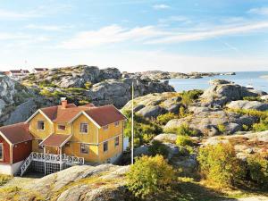 12 person holiday home in Sk rhamn