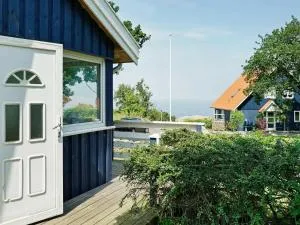 Two-Bedroom Holiday home in Allinge 5 - Bådsted