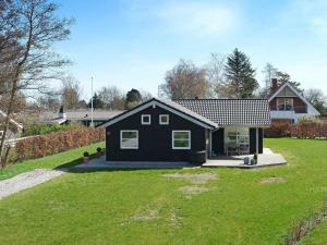 10 person holiday home in Hadsund-By Traum