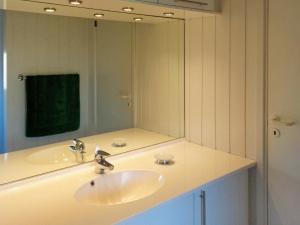 10 person holiday home in Væggerløse