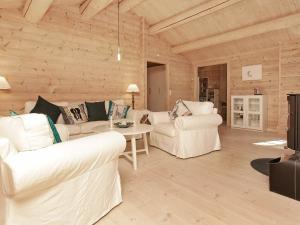 8 person holiday home in Frederiksværk-By Traum