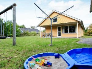 Four-Bedroom Holiday Home room in Holiday home Ulfborg VI