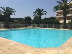 Fréjus plage T2, piscine, parking, plages à 200m - 弗雷瑞斯 Fréjus plage T2, piscine, parking, plages à 200m - 弗雷瑞斯