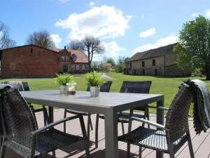 Geraeumiges Ferienhaus mit Sauna - 华法林