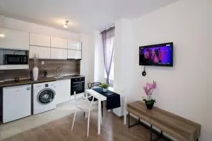 Sunset studios - 雅格达