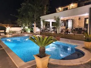 VILLA MARIANNA CON PISCINA PRIVATA ampi spazi esterni e WIFI FREE - Trabia