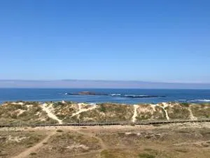 Beachfront Apartment with Swimming Pool - Mindelo