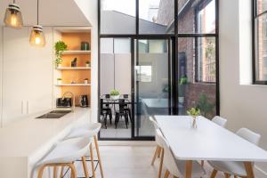 Bond Quarter Loft