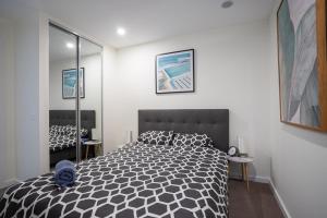 Bond Quarter Loft