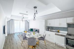 Two-Bedroom Apartment room in LUX - IBN Battuta Residence