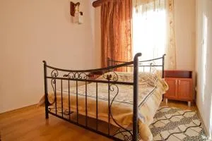 乌宇提尼酒店 - Khlibodarske