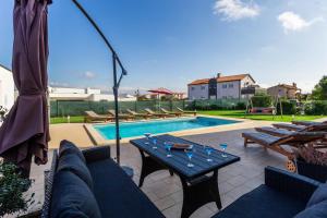 Beautiful villa Rampic with private pool near the beach in Fazana
