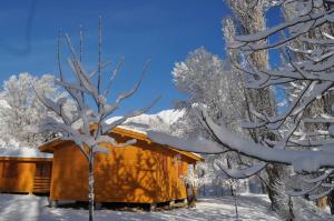 Campings Camping, Hotel De Plein Air Les Cariamas : photos des chambres