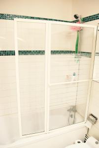 Chambre 2 pers, repas et Taxi CDG Extra