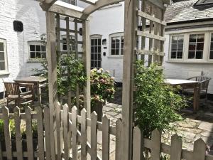 Little Green room in Courtyard Cottages Lymington