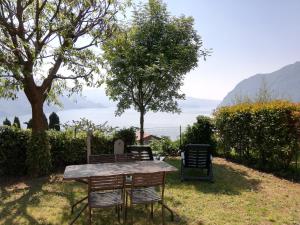  IseoLakeRental - Appartamento Fiore, Pension in Riva di Solto