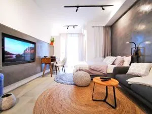 Avya's Studio 317, Ebene Square, Ebene - La Caverne