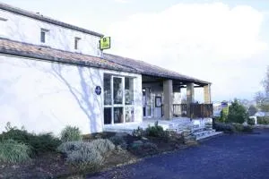 LOGIS Hôtel LES 3 MARCHANDS - 布雷叙尔