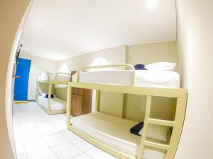 Phòng 4 người có phòng tắm (Quadruple Room with Bathroom)