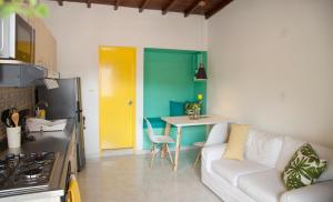 Apartamento remodelado en el mejor sitio del centro de Medellín Home Aris 401