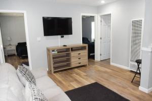 Two-Bedroom Suite room in Dahl's Motel
