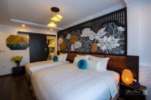 Hanoi Center Silk Lullaby Hotel and Travel
