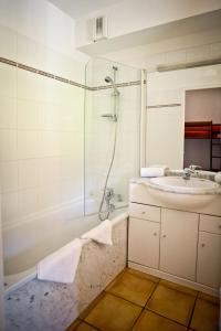 Two-Bedroom Apartment (6 Adults) room in Résidence Mer & Golf Soko-Eder