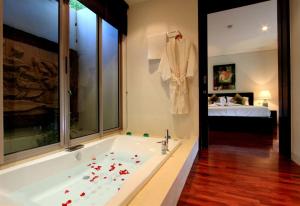 Kata Gardens Luxury Apartment 8A at Kata Noi Beach