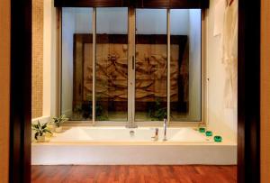 Kata Gardens Luxury Apartment 8A at Kata Noi Beach