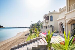 Dream Inn - Los Palma's Beachfront Villa