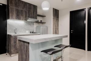 Bright 2BR Apartment at Paramount Skyline By Travelio
