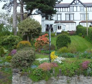 Glan Heulog Guest House