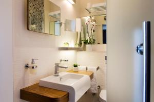 Hotels Hotel des Arceaux : photos des chambres