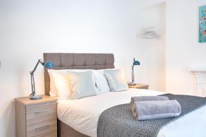 4-Bed Contractor Home - Garden - Near M4 & City