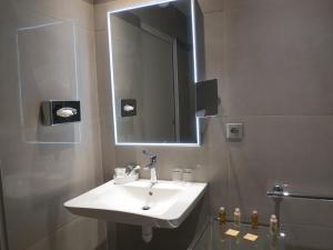 Hotels Mercure Paris Opera Faubourg Montmartre : photos des chambres