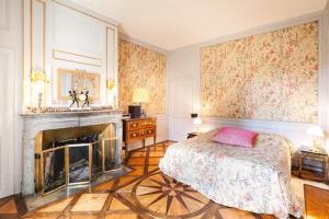 B&B / Chambres d'hotes CHATEAU MONTALEMBERT Maiche : photos des chambres