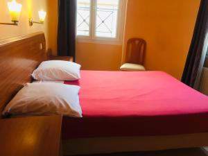Hotels Paris Hotel Le Mediterraneen : photos des chambres