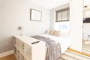 Modern and Chic Studio Flat for 2 people in West Kilburn by Queen's Park - Edgware