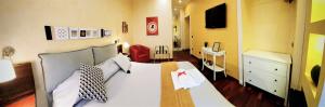 Double Room with Extra Bed room in B&B Arco Di Gallieno