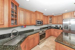 Heated Pool Home - Perfect Location - Walk to Beach, Restaurants and More!