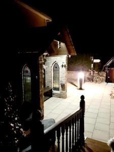Riverside Lodge