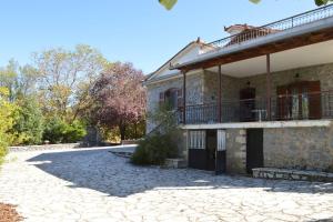 Villa Vytina with Garden and BBQ Arkadia Greece