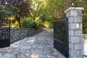 Villa Vytina with Garden and BBQ Arkadia Greece